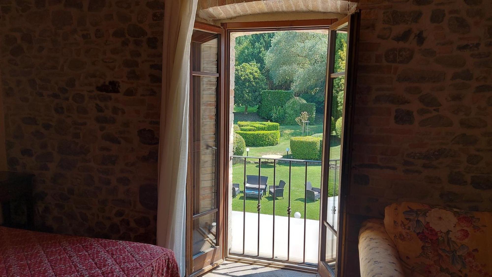 Country Hotel Poggiomanente Umbertide Luaran gambar