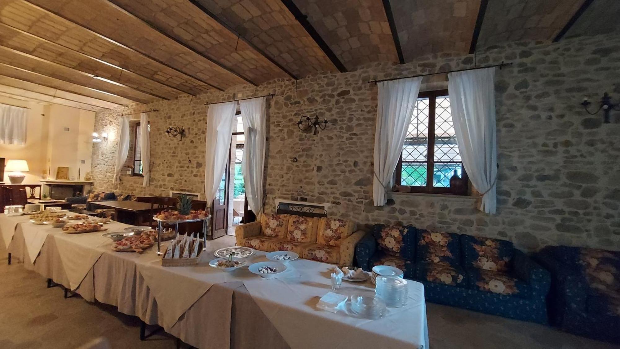 Country Hotel Poggiomanente Umbertide Luaran gambar